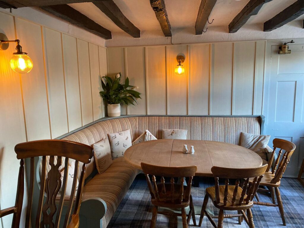 Holly Bush Inn, Salt