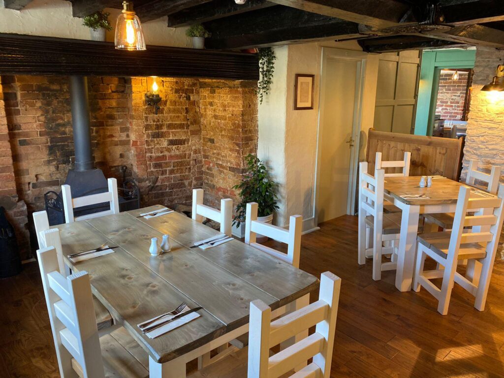 Holly Bush Inn, Salt