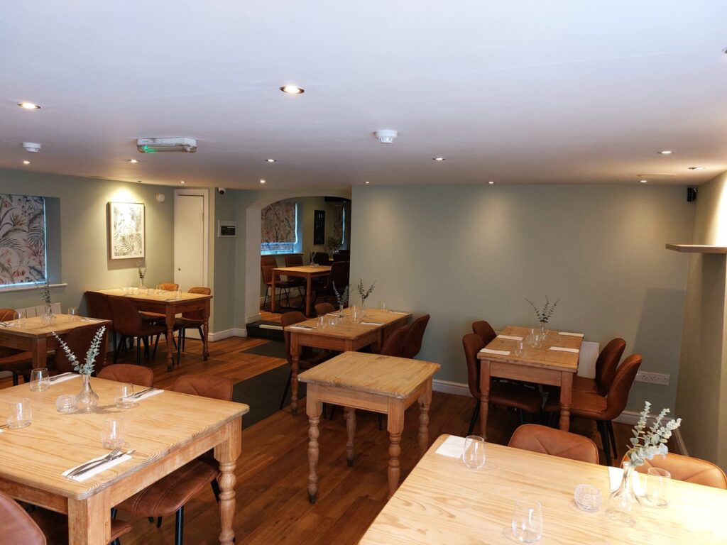 Three Horseshoes, Barton Under Needwood