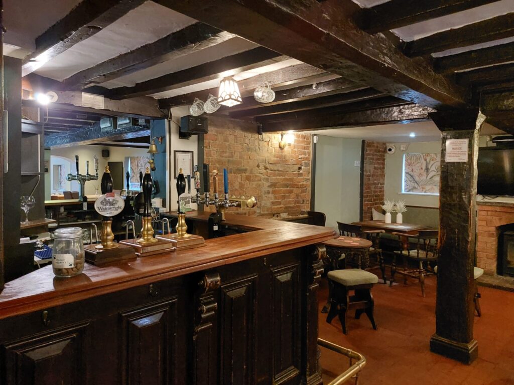 Three Horseshoes, Barton Under Needwood