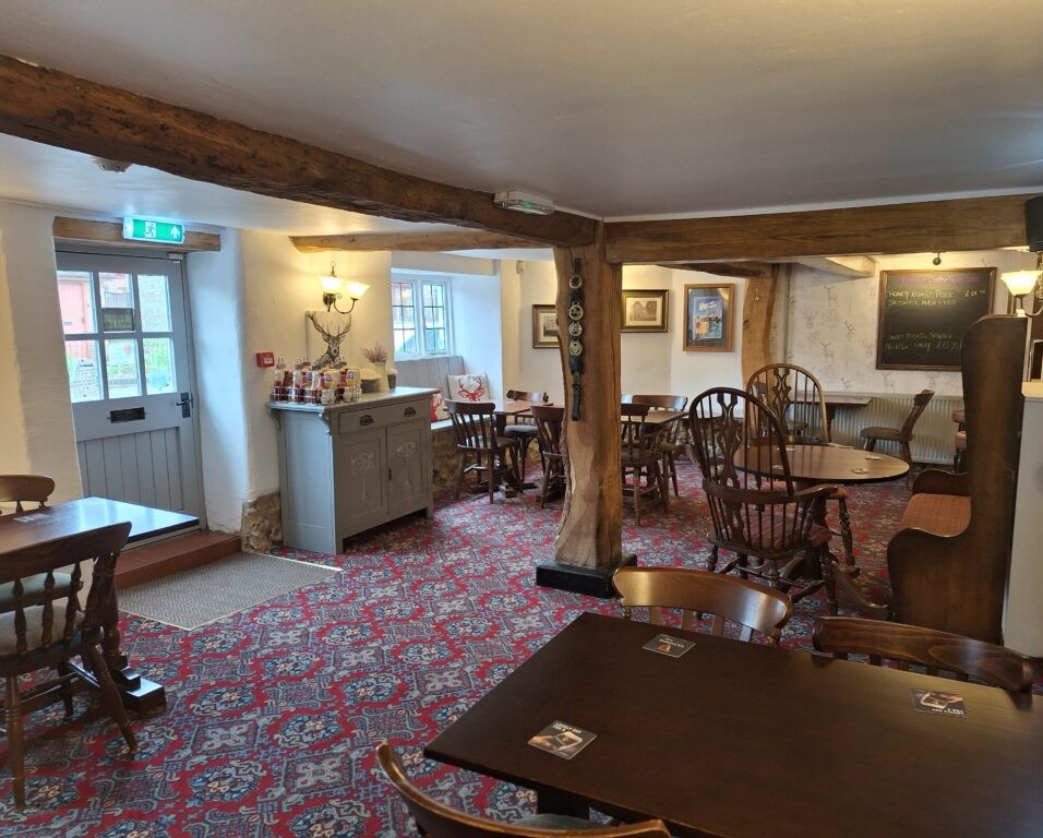 Crown, Blandford Forum