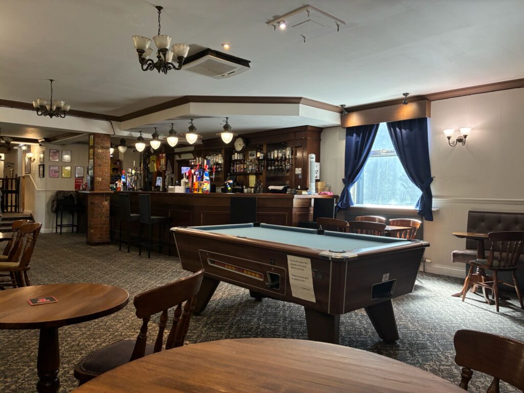 Lochside Tavern, Lochside