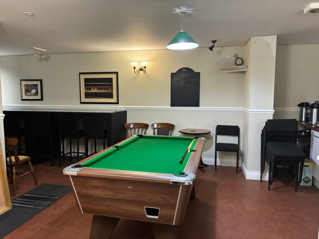 Lochside Tavern, Lochside
