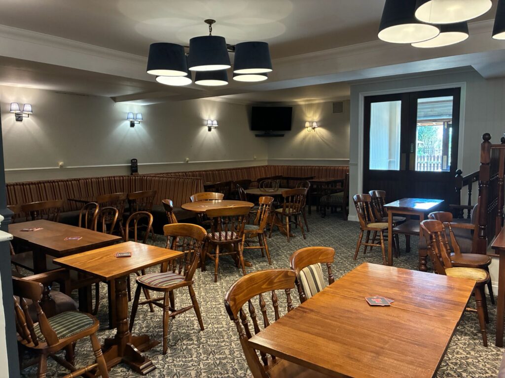 Lochside Tavern, Lochside