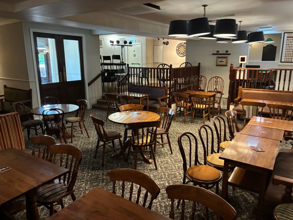 Lochside Tavern, Lochside