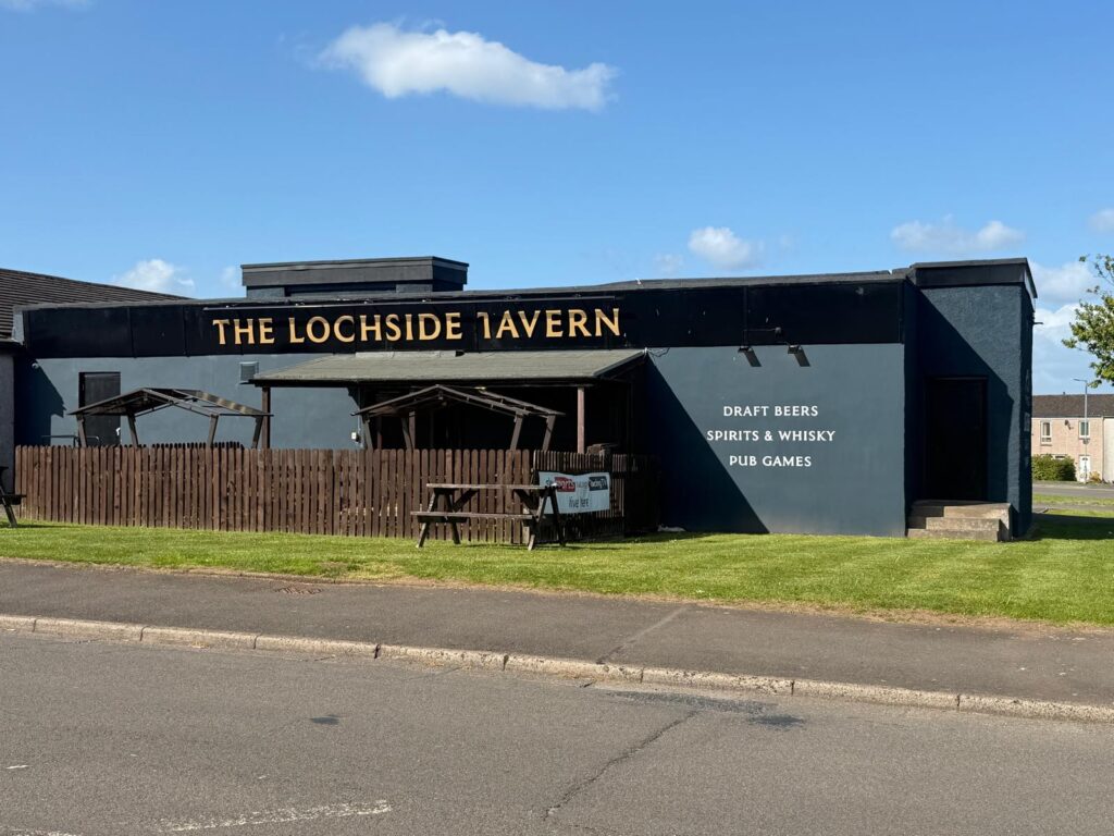 Lochside Tavern, Lochside