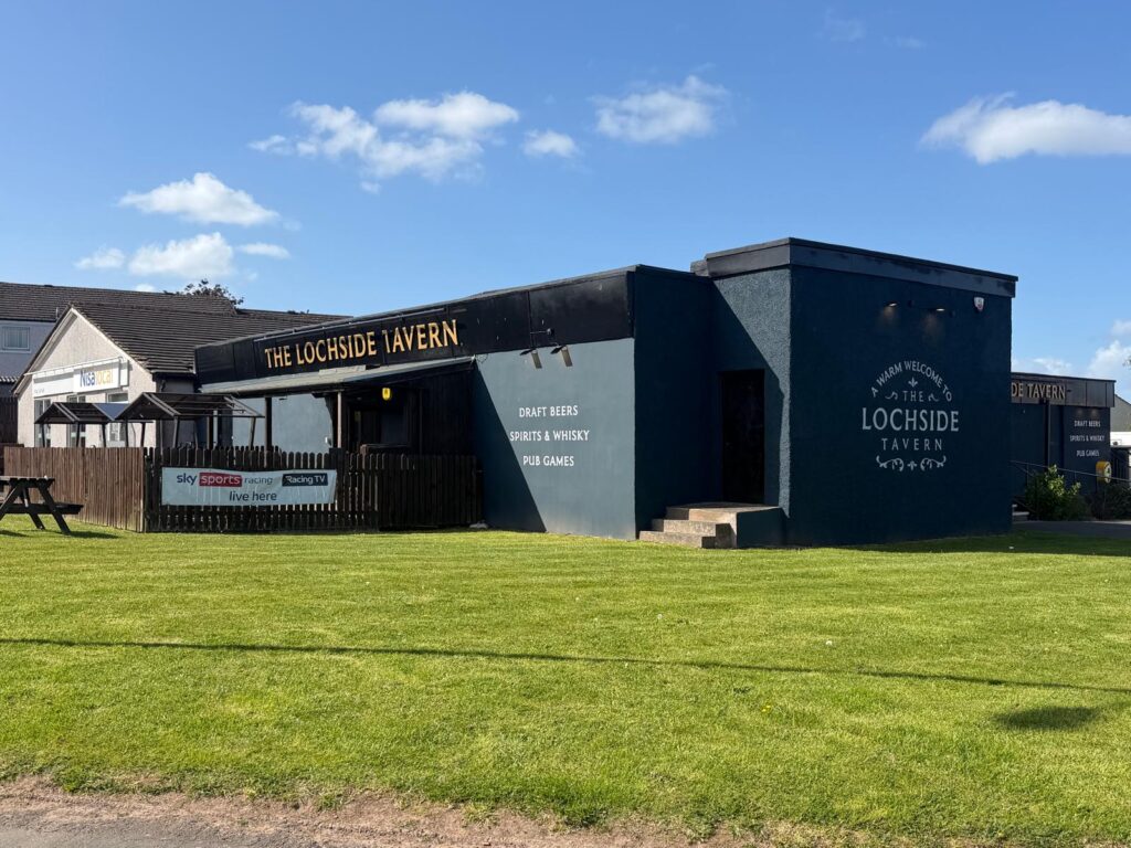 Lochside Tavern, Lochside