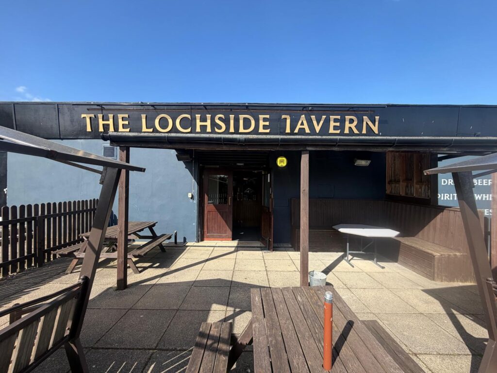 Lochside Tavern, Lochside