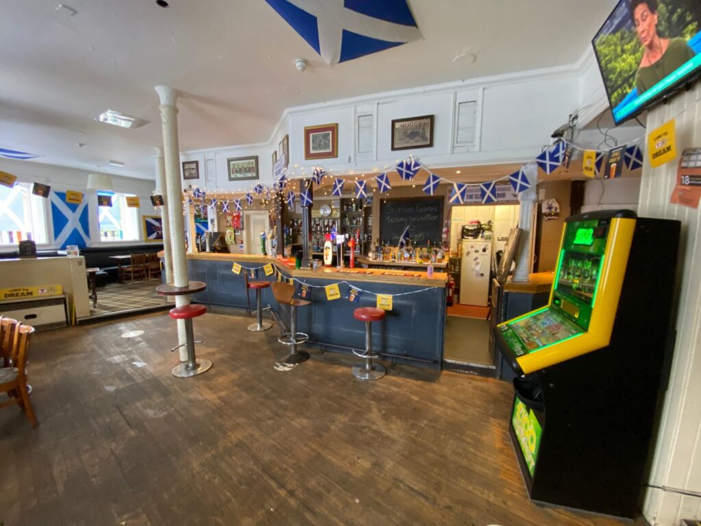 Cleddans Bar, Clydebank