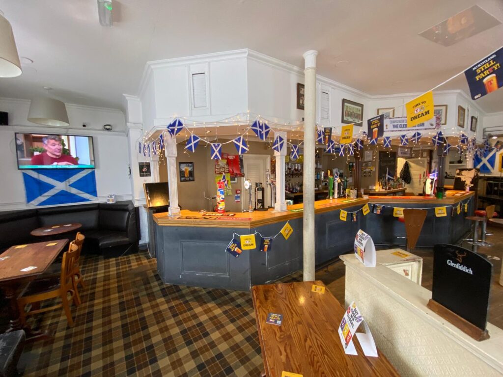 Cleddans Bar, Clydebank