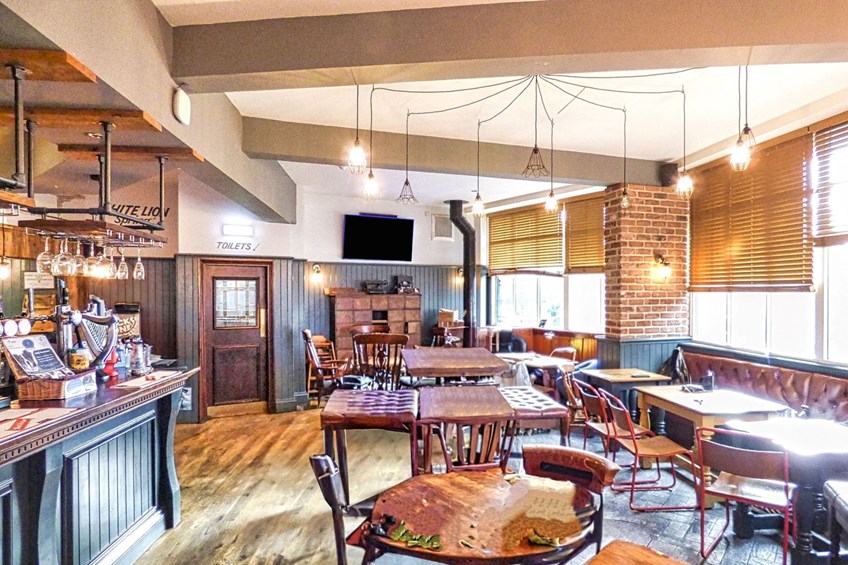 White Lion Bingham