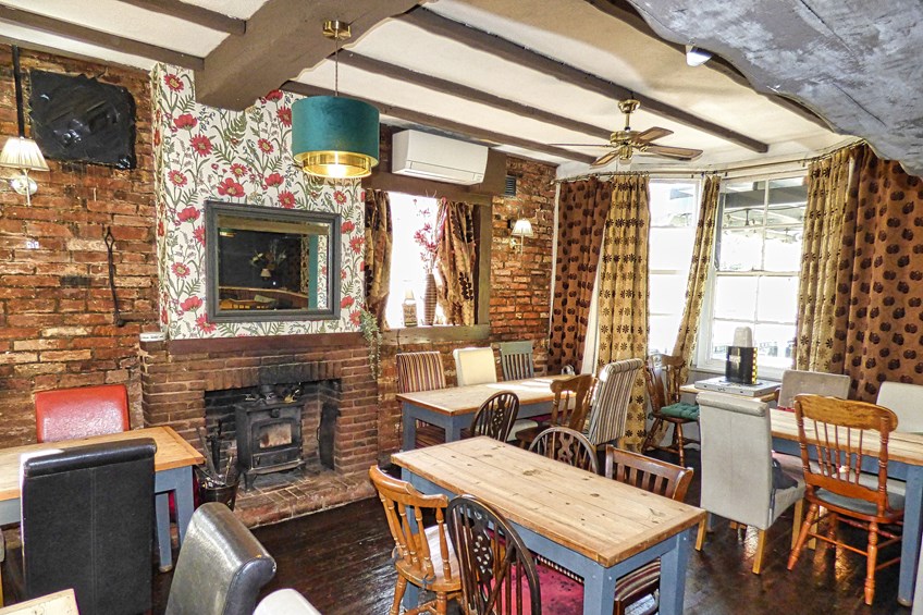 White Lion Harlaston